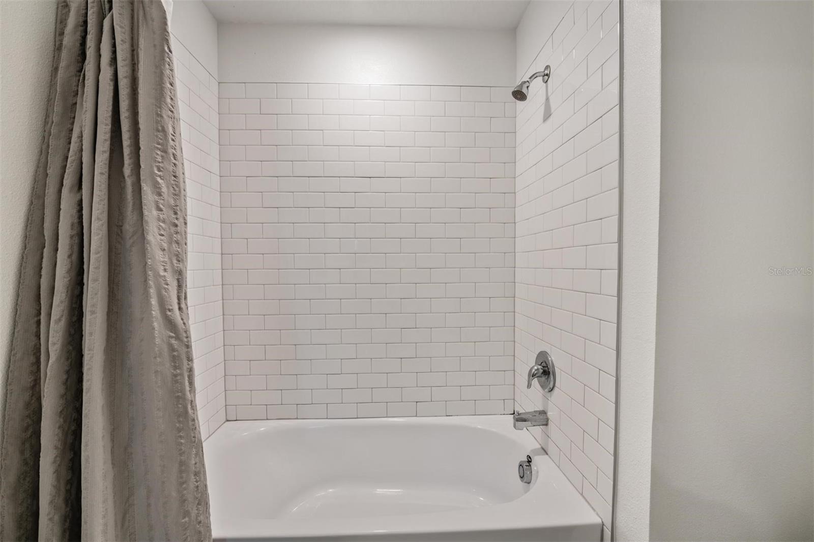 2515 VICTORIOUS FALLS AVE — photo 21