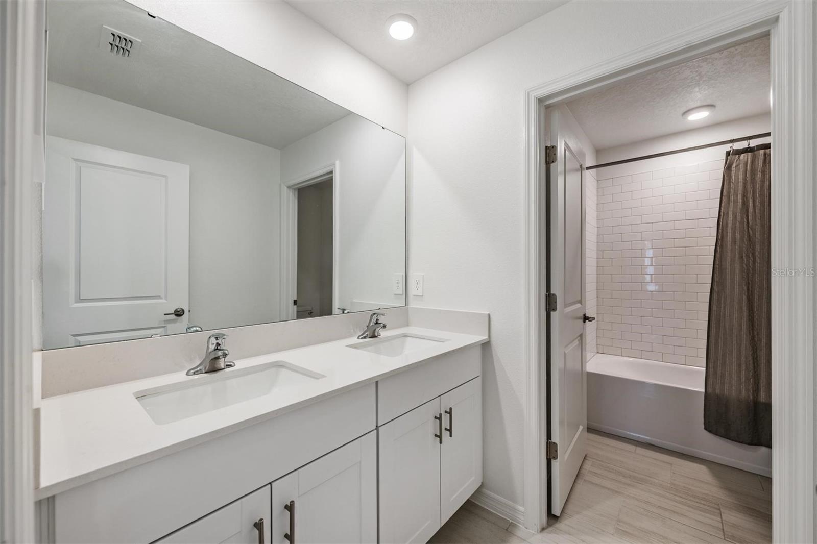 2515 VICTORIOUS FALLS AVE — photo 22
