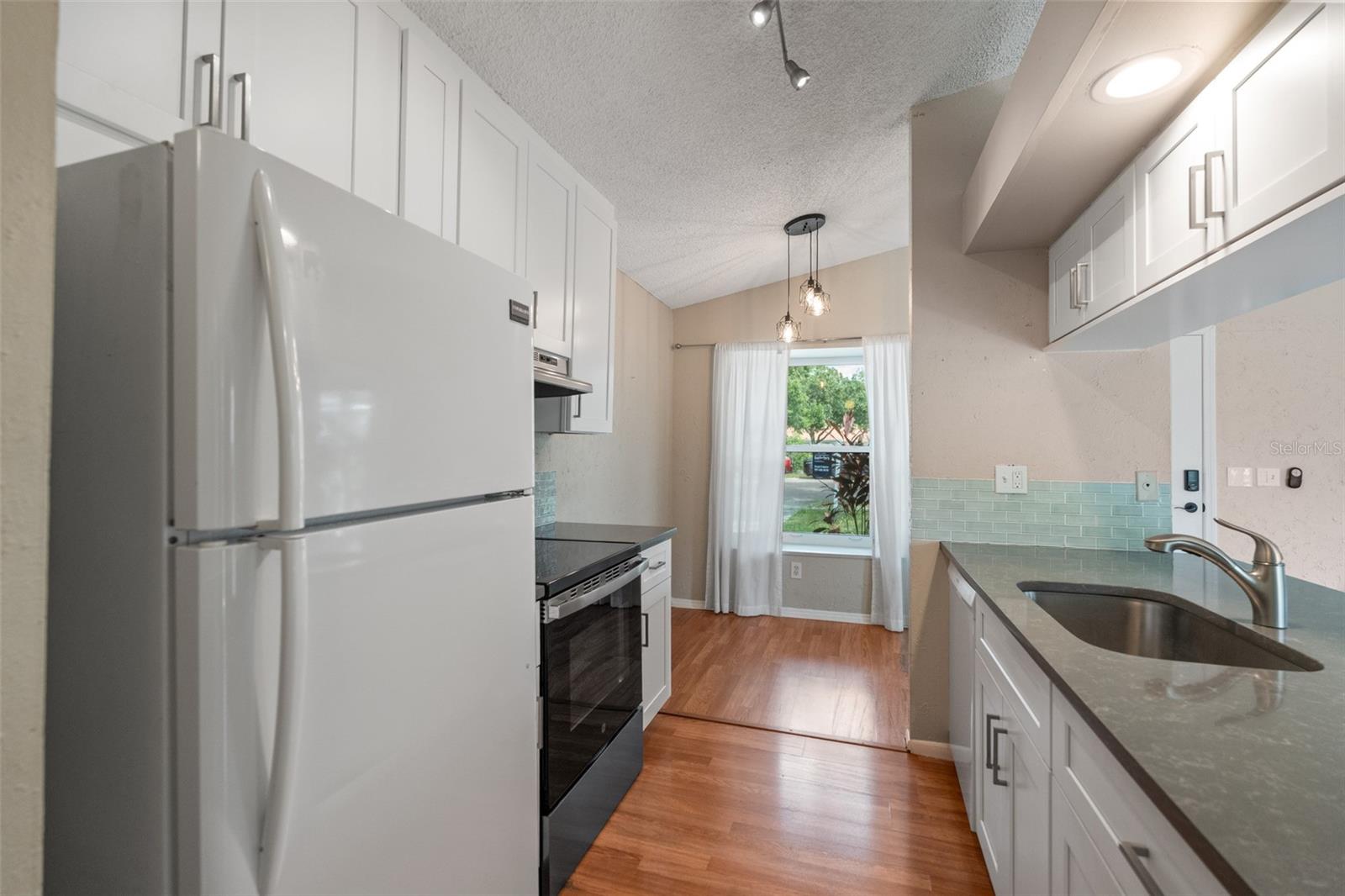 2662 MEGAN CT — photo 4
