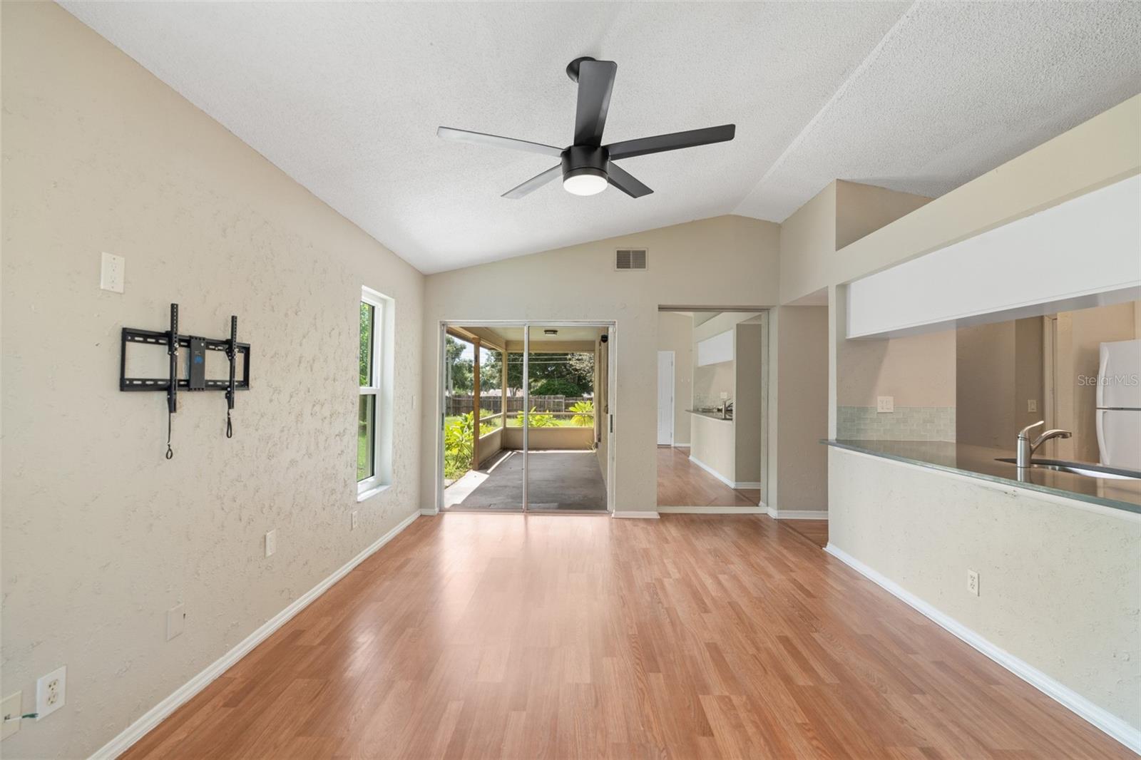 2662 MEGAN CT — photo 15