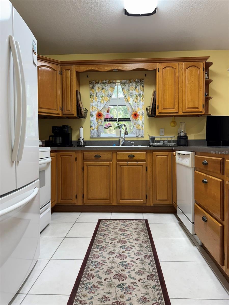 9814 OSLIN ST — photo 14