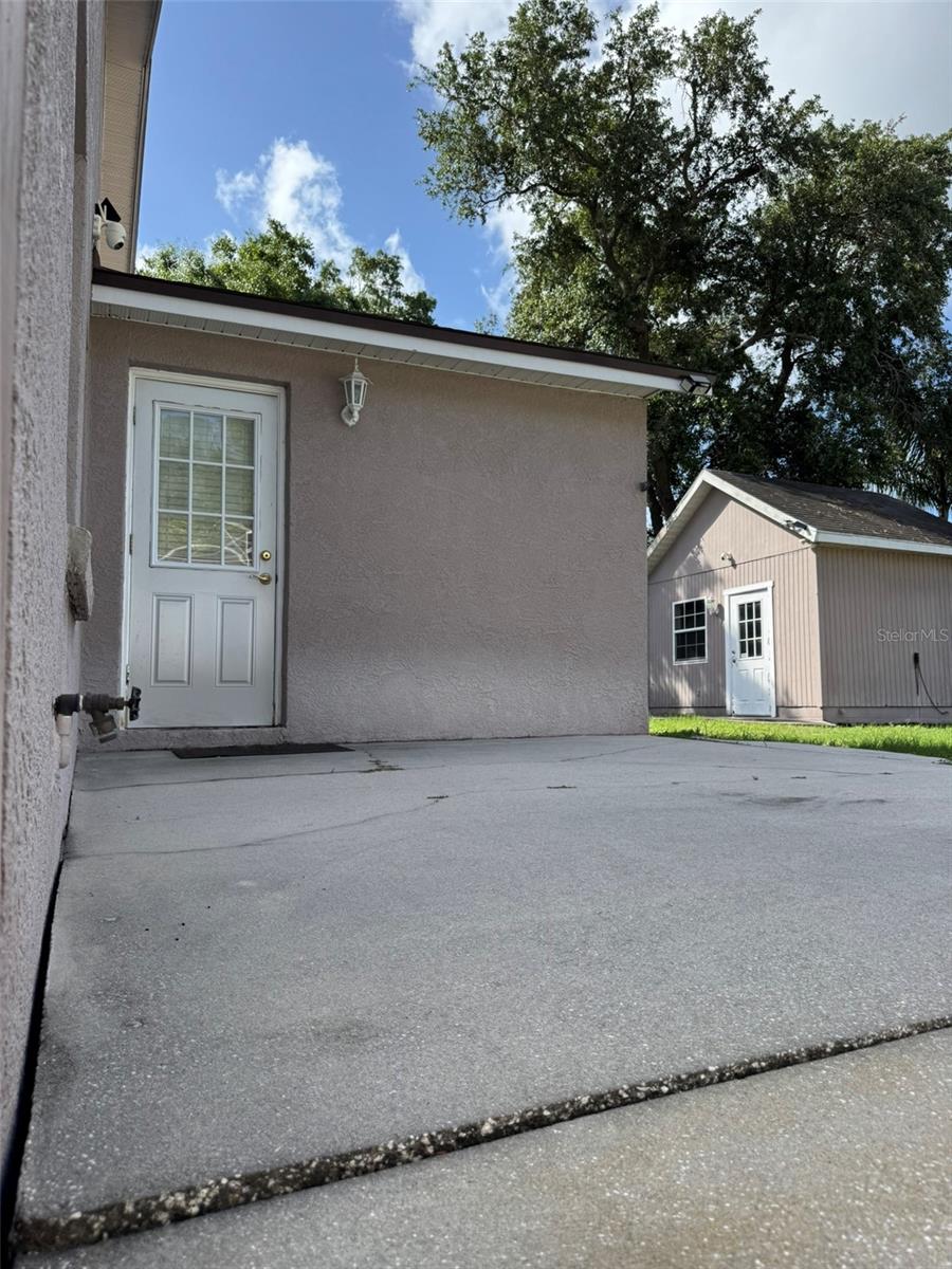 9814 OSLIN ST — photo 28