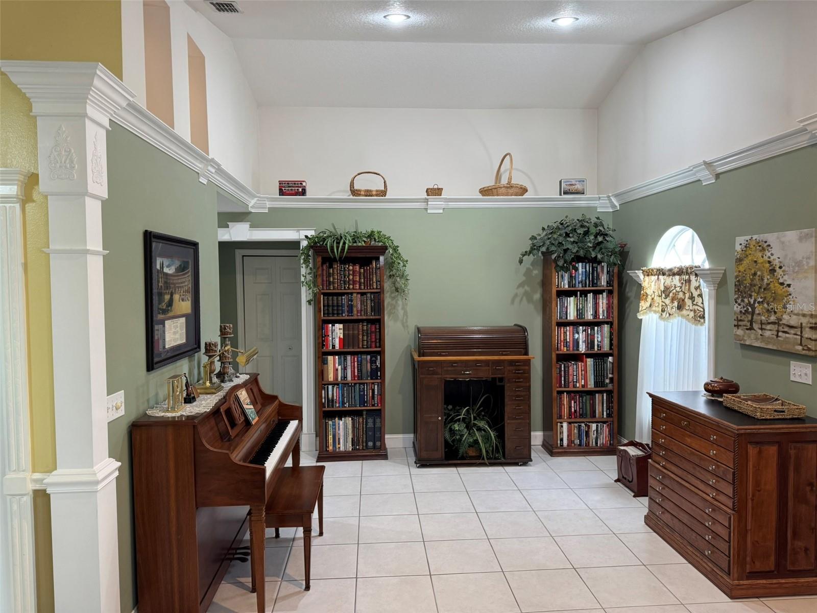 9814 OSLIN ST — photo 2
