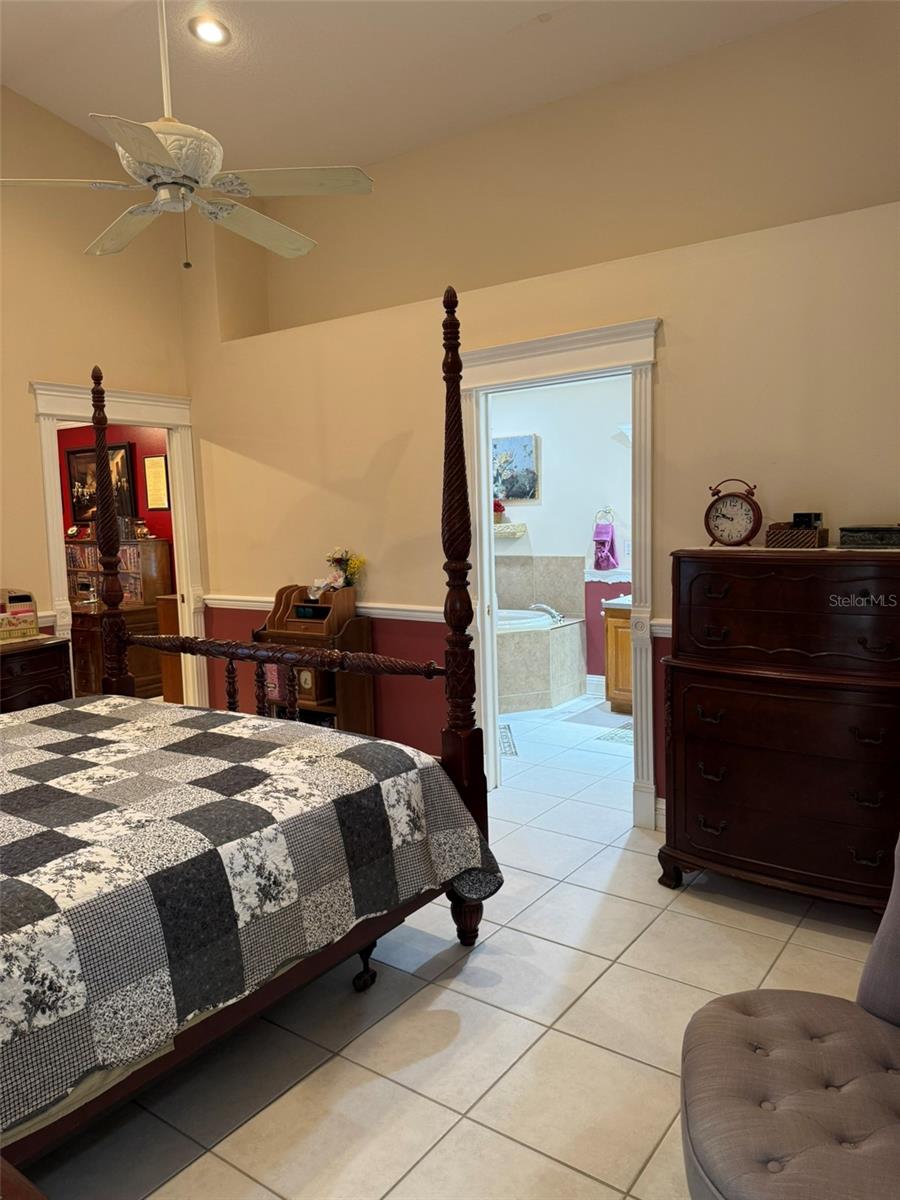 9814 OSLIN ST — photo 17