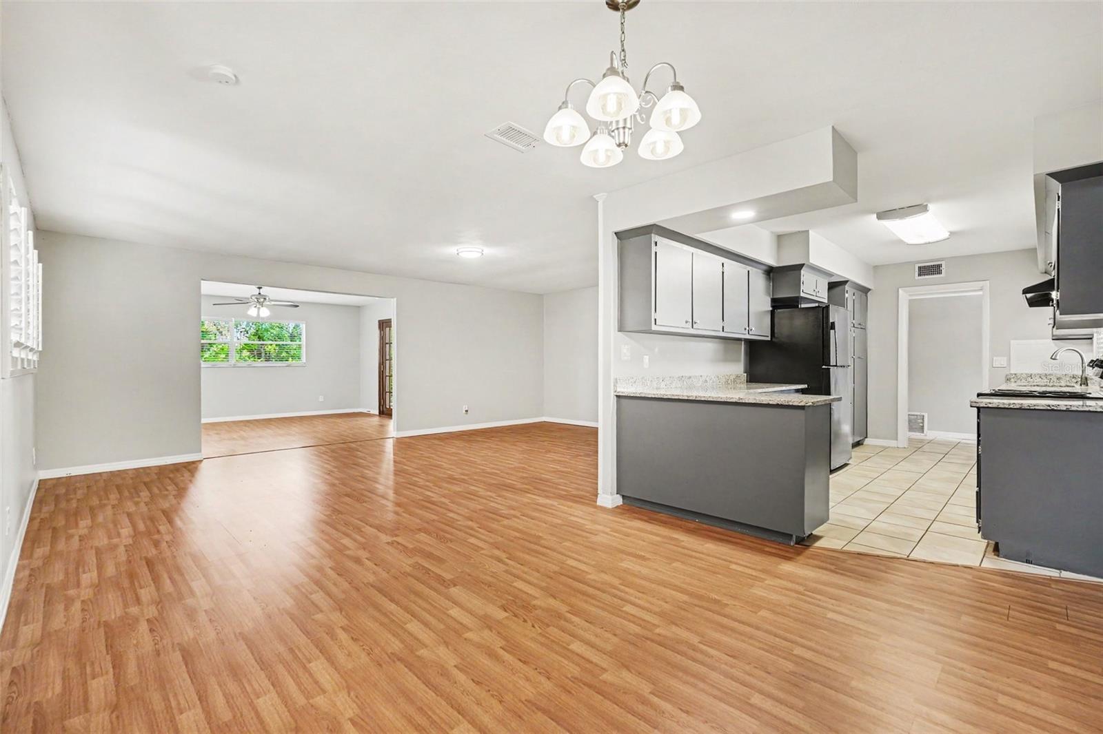 714 COULTER PL — photo 8