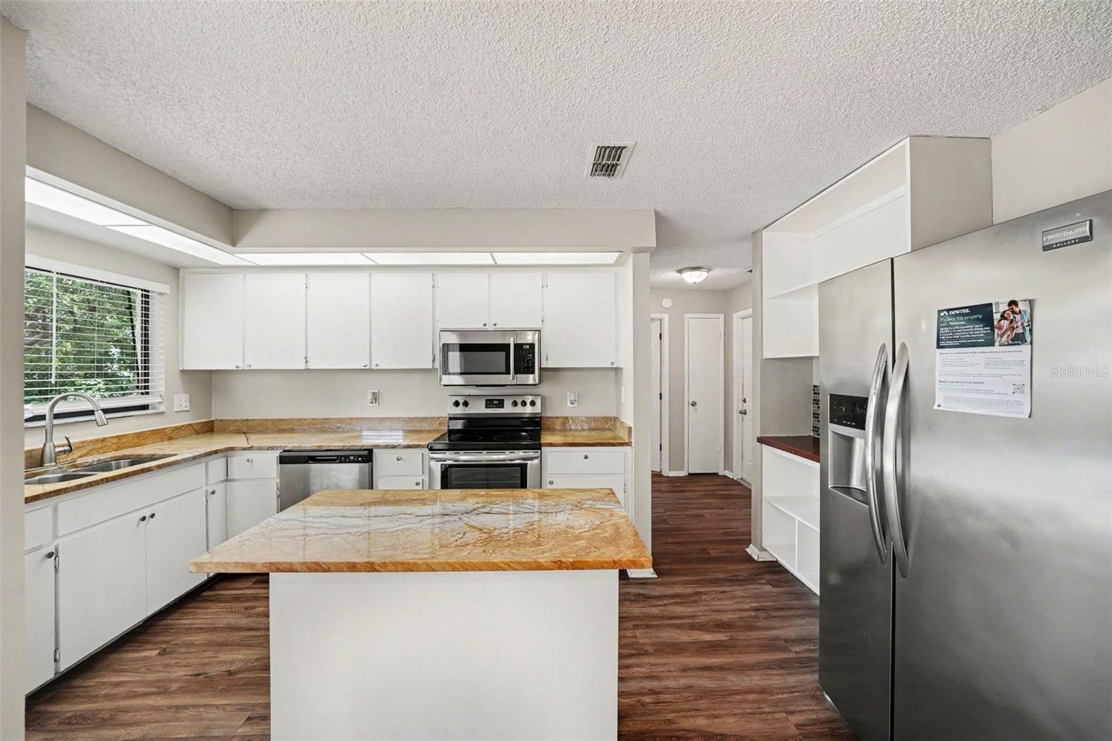 11424 SCALLOP DR — photo 10