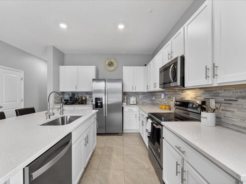 416 MANGROVE SHADE CIR — photo 15