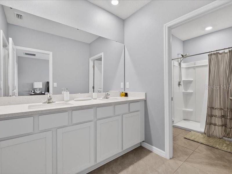 416 MANGROVE SHADE CIR — photo 37