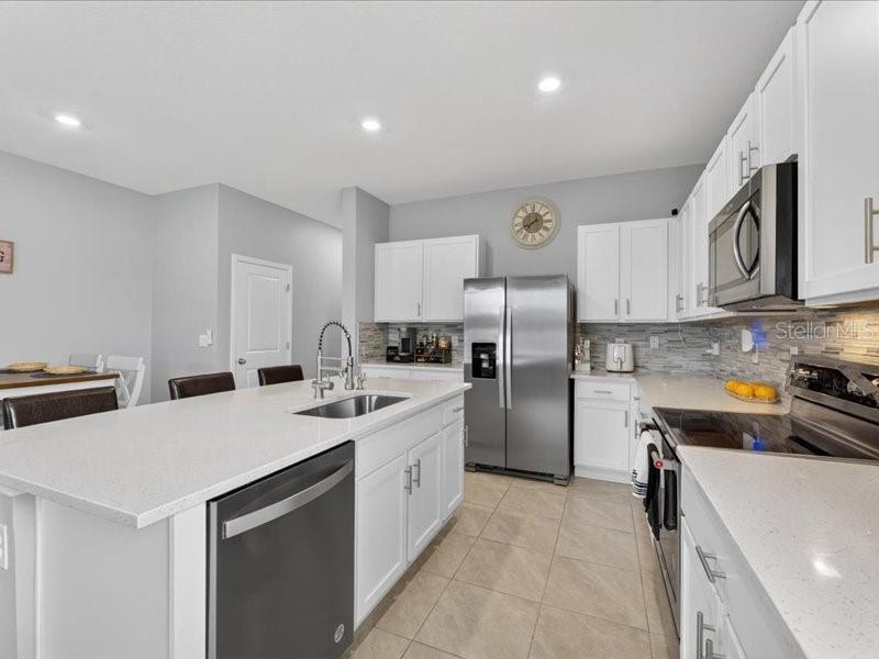 416 MANGROVE SHADE CIR — photo 7