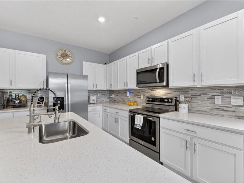 416 MANGROVE SHADE CIR — photo 17