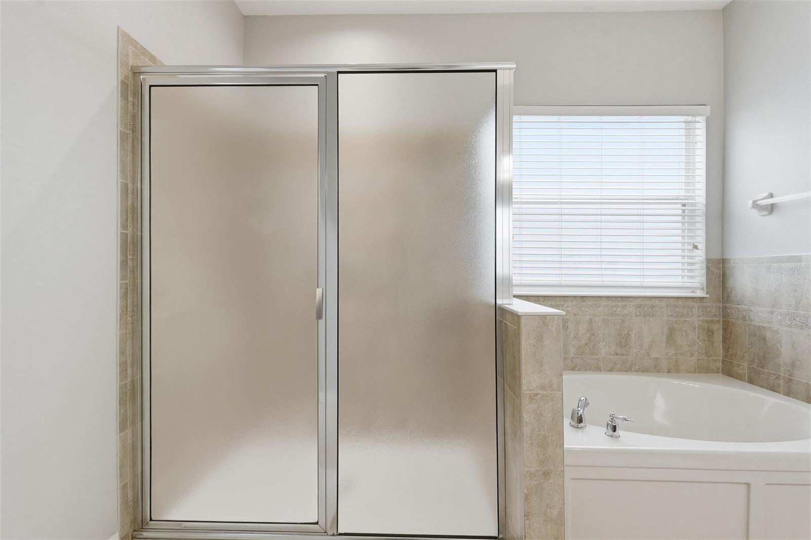 8836 CAMERON CREST DR — photo 22