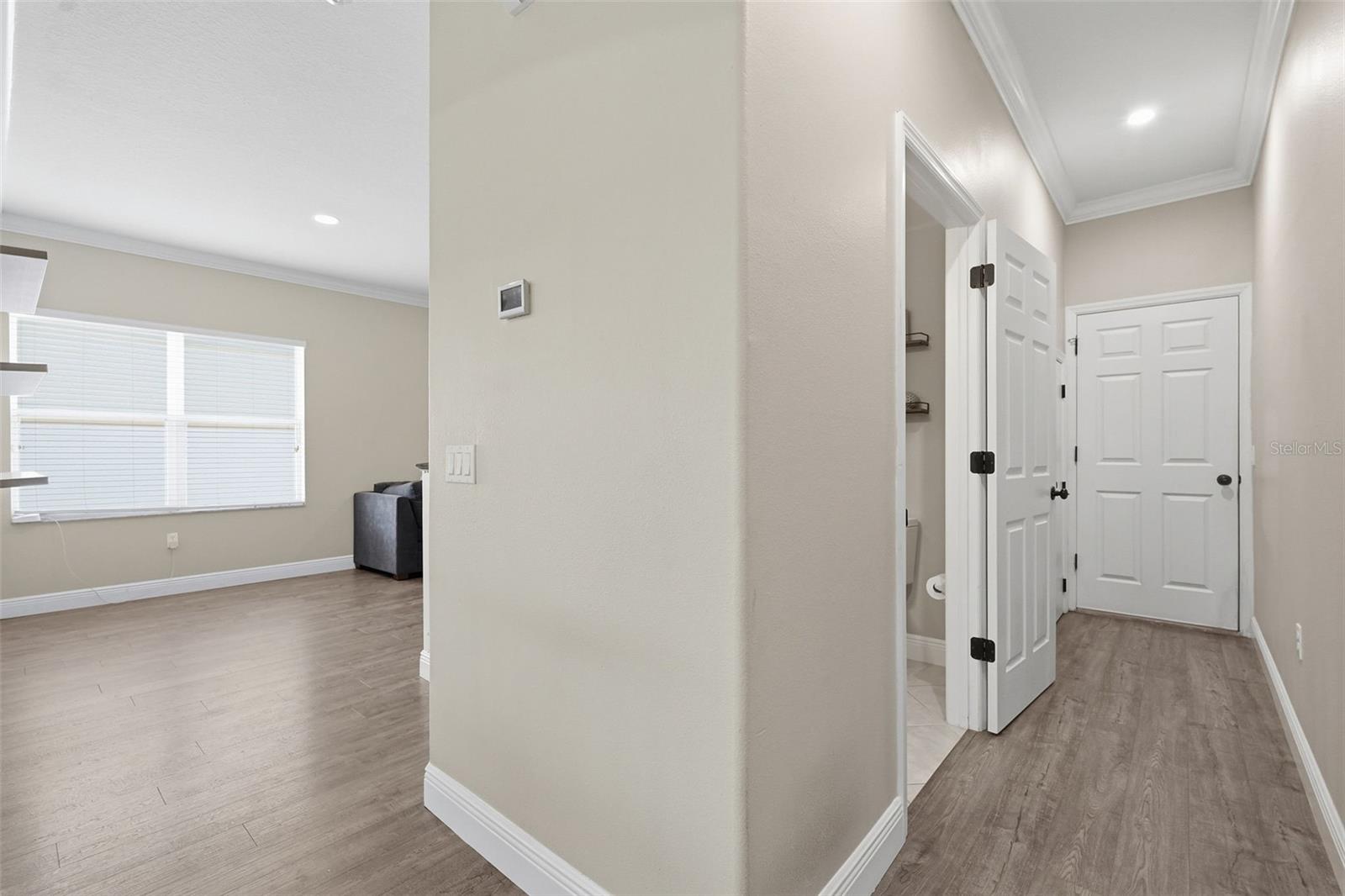 8836 CAMERON CREST DR — photo 8