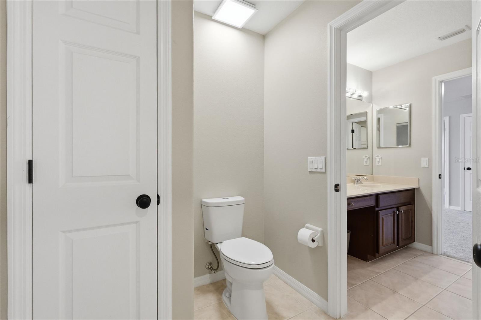 8836 CAMERON CREST DR — photo 43