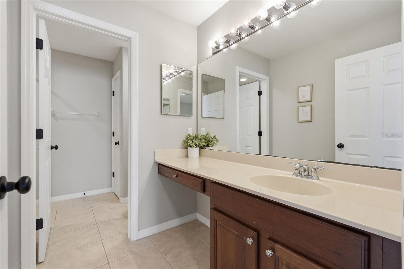 8836 CAMERON CREST DR — photo 41