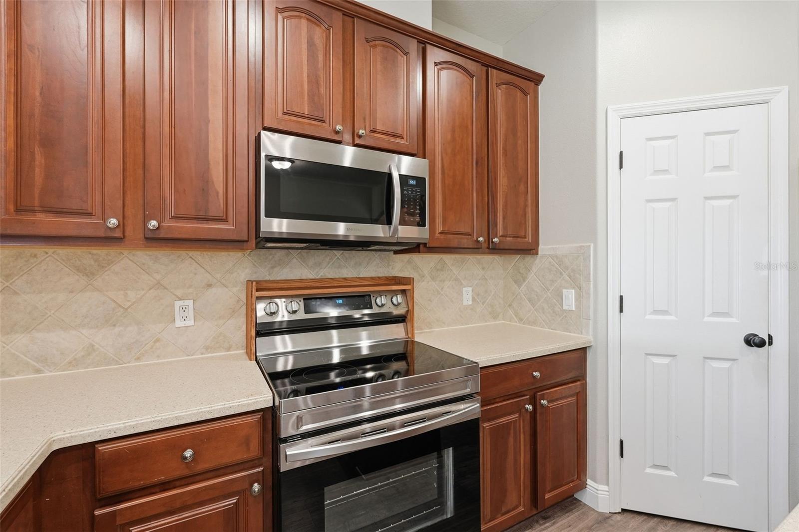 8836 CAMERON CREST DR — photo 14