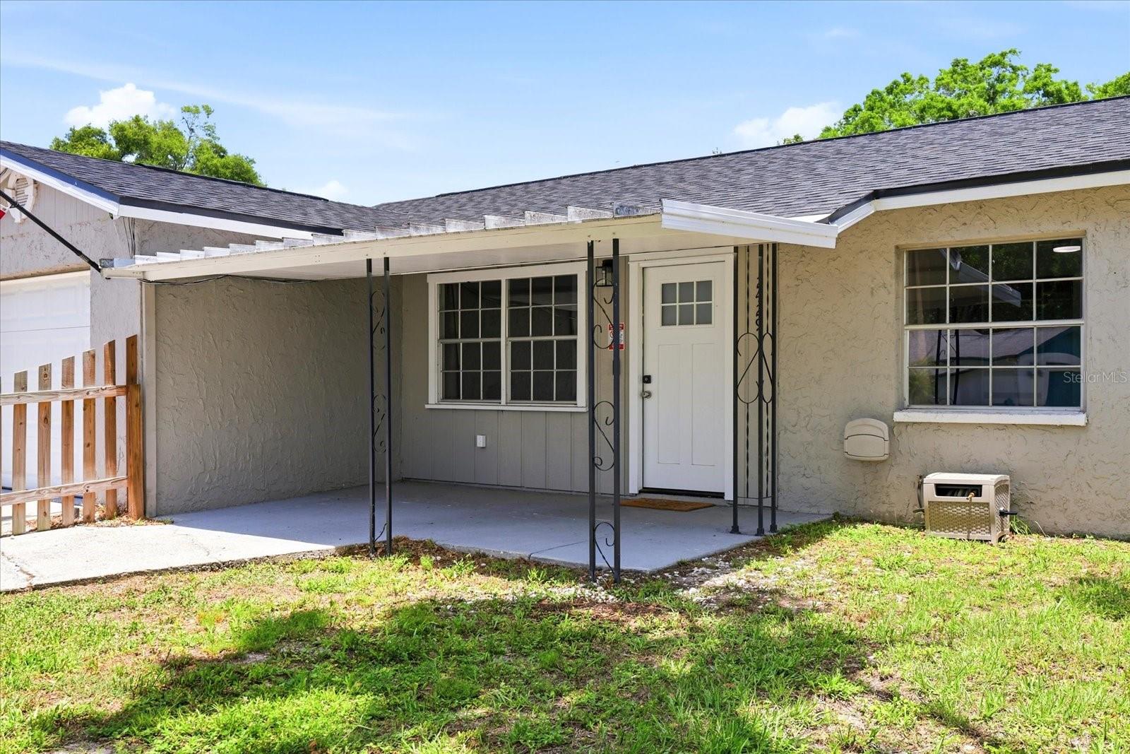 2429 MARTHA LN — photo 2