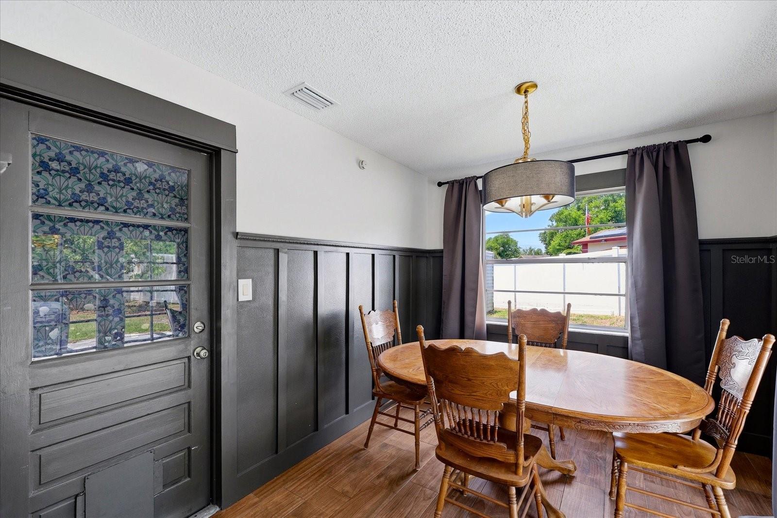 2429 MARTHA LN — photo 12