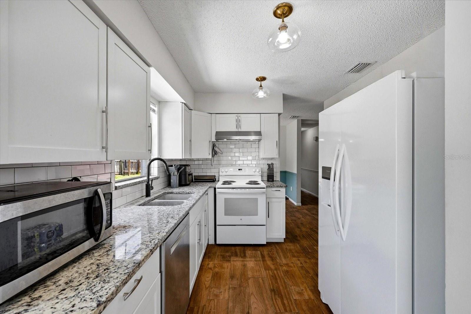 2429 MARTHA LN — photo 11