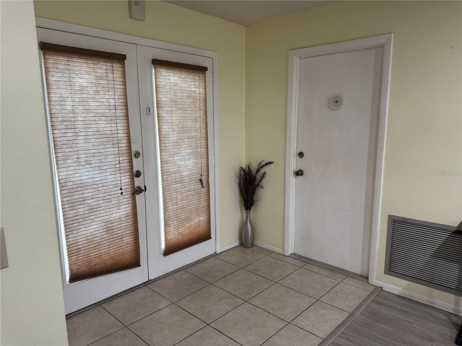 11220 ELDERBERRY DR — photo 3