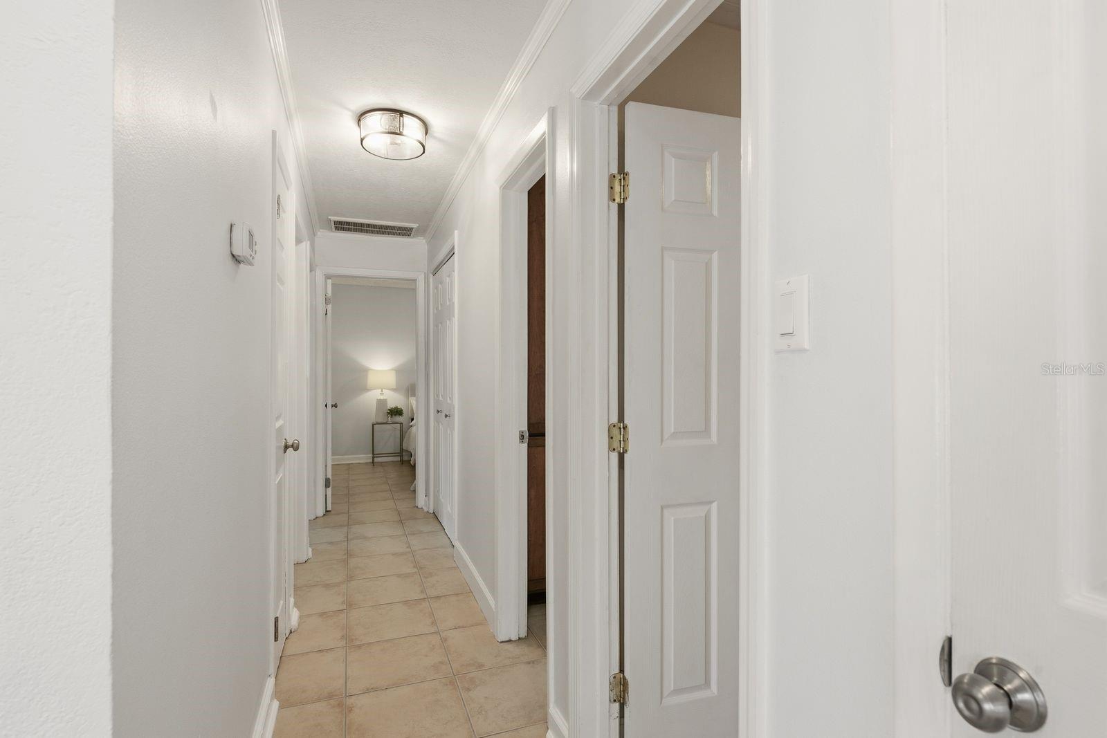 961 LEXINGTON DR — photo 25