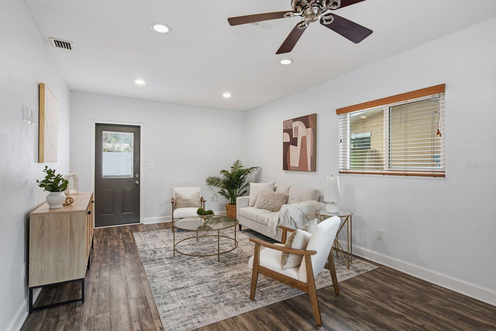 961 LEXINGTON DR — photo 14