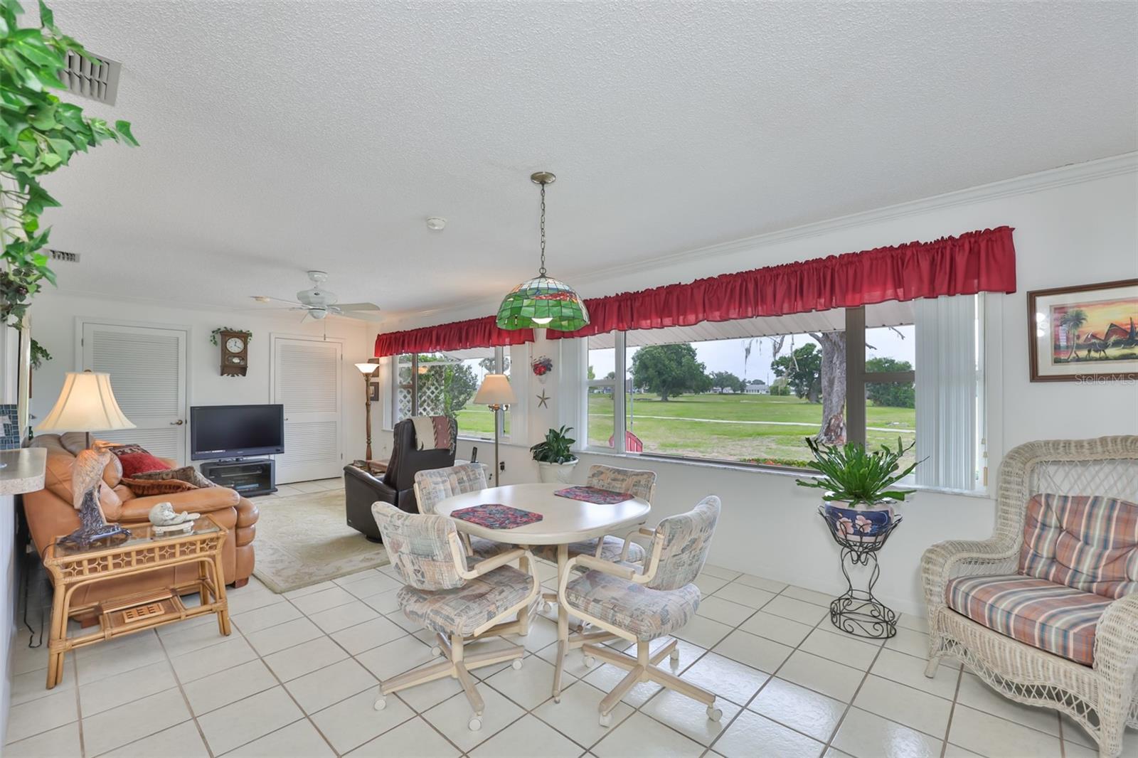 684 ALLEGHENY DR — photo 4