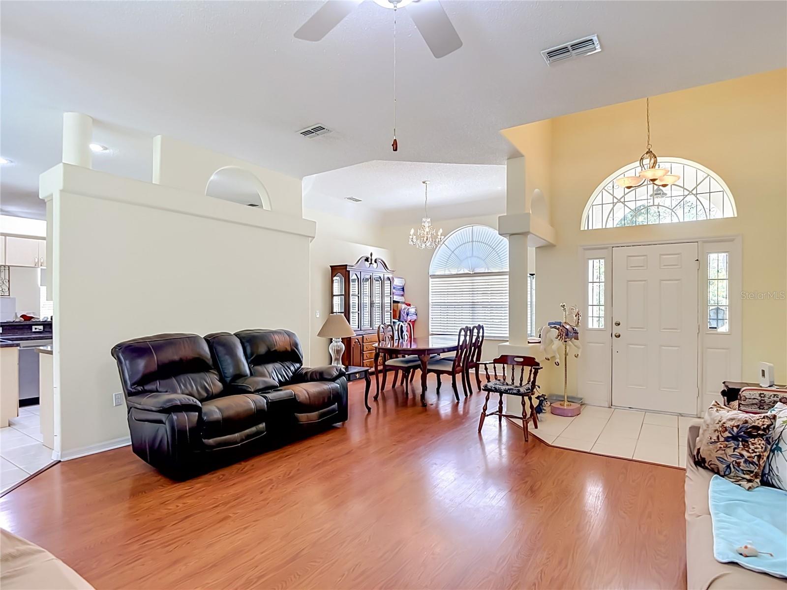 8338 HANDCART RD — photo 9
