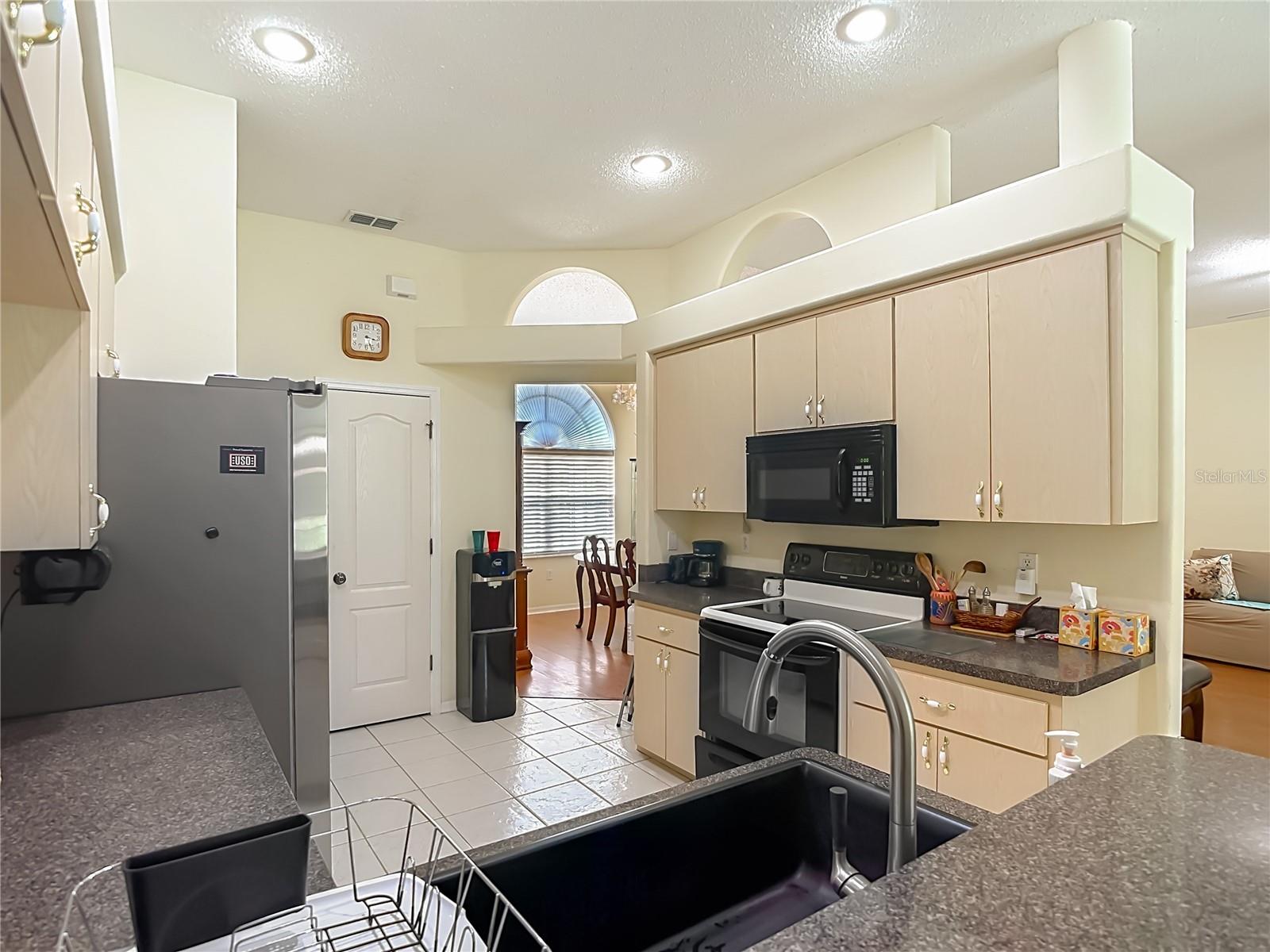 8338 HANDCART RD — photo 16