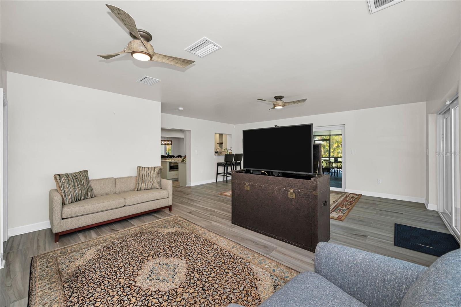 1620 SEA BREEZE DR — photo 36