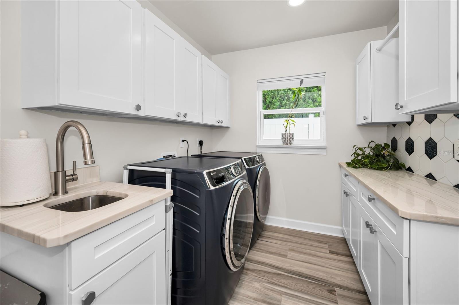 1620 SEA BREEZE DR — photo 50