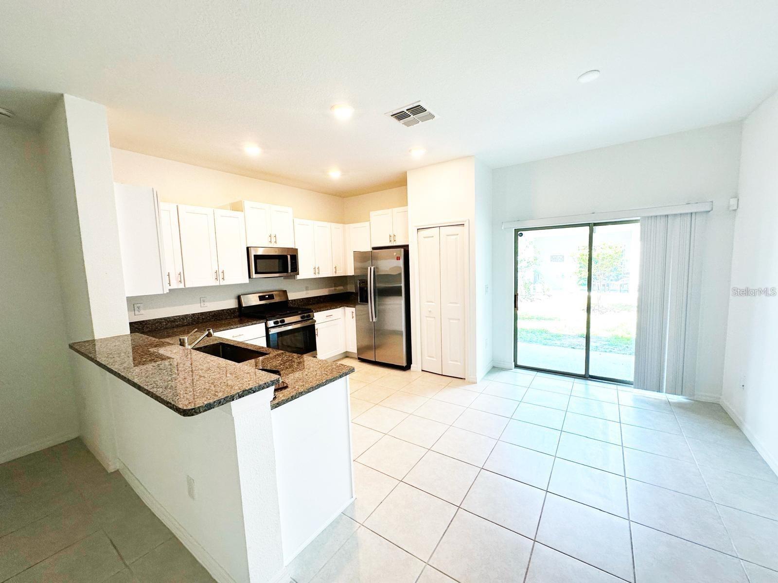 8239 CRESCENT OAKS DR — photo 5
