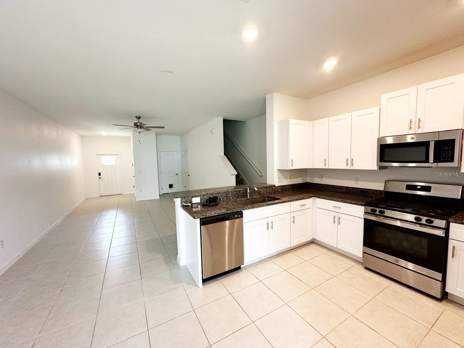 8239 CRESCENT OAKS DR — photo 8