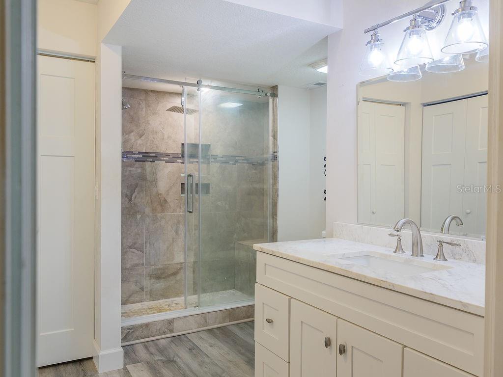 193 PINENEEDLE DR — photo 28