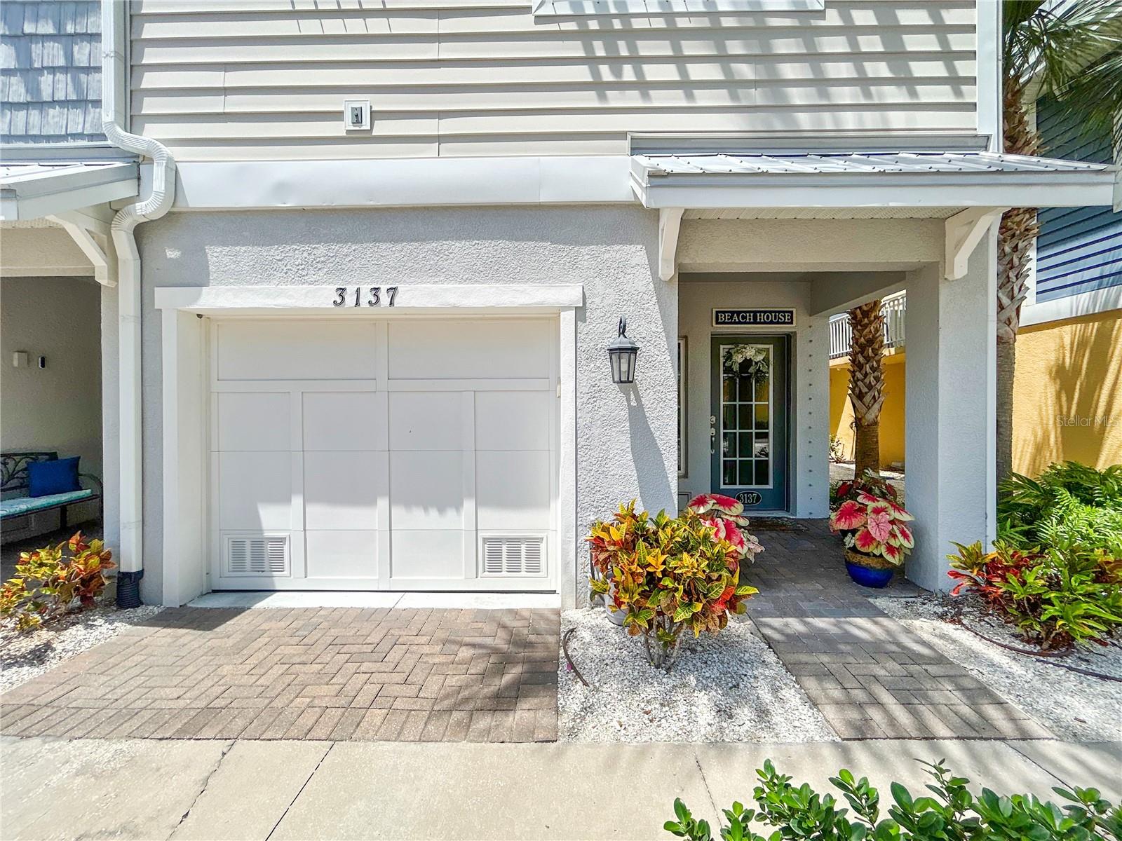 3137 MOORINGS DR S — photo 2