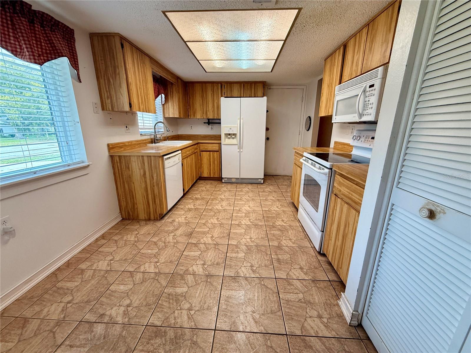 8634 WINDING WOOD DR — photo 4