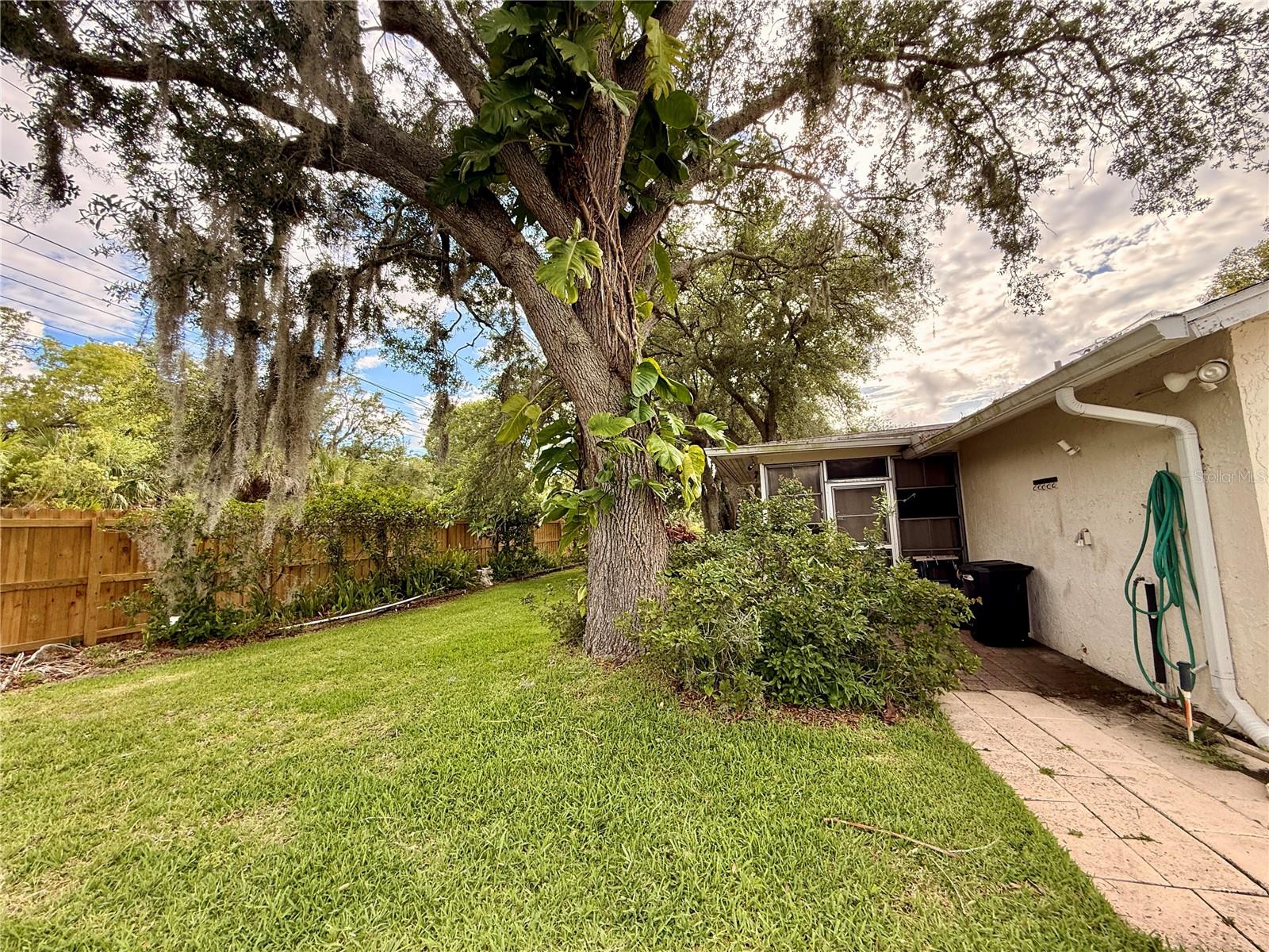 8634 WINDING WOOD DR — photo 33