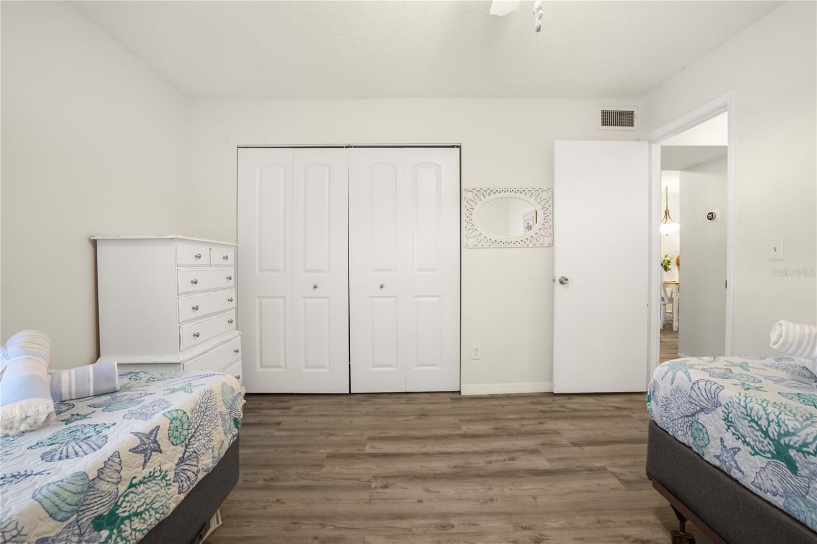 5673 MIDNIGHT PASS RD #201 — photo 26