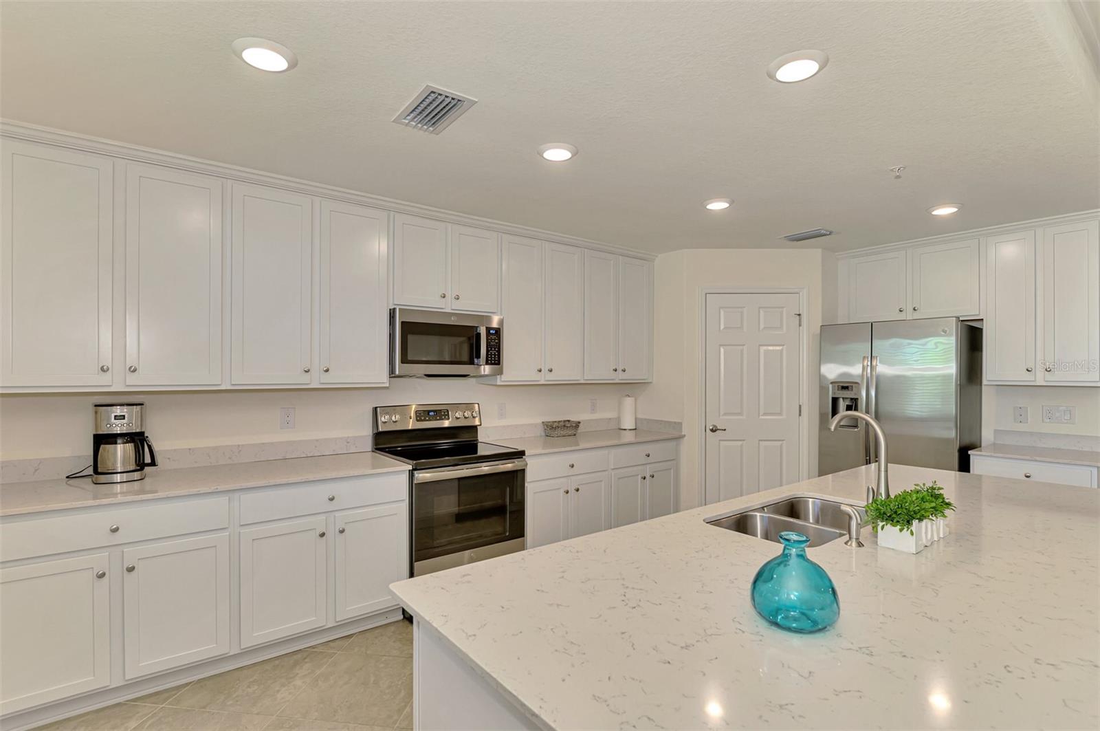 23321 AWABUKI DR #8-102 — photo 25