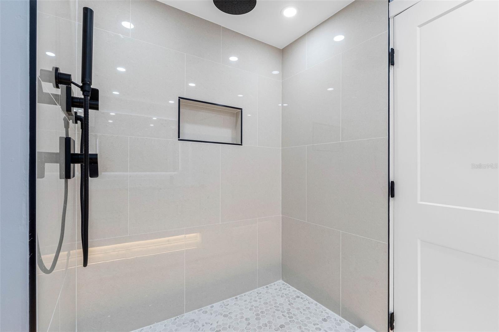 1400 GULF BLVD #409 — photo 36