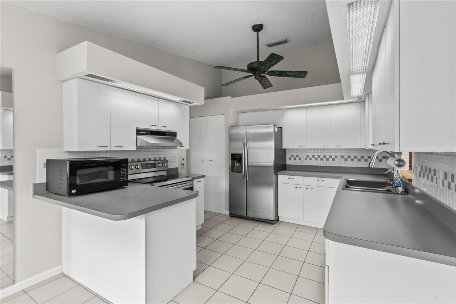 848 GANTT AVE — photo 17