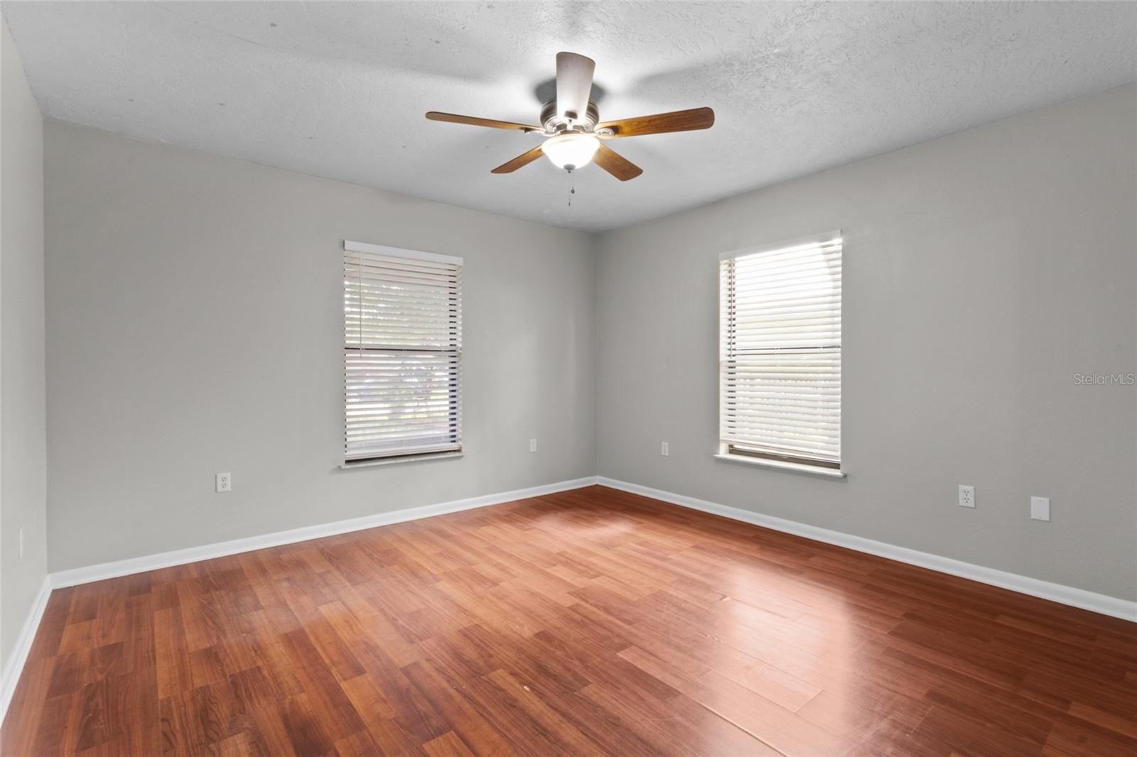 848 GANTT AVE — photo 10