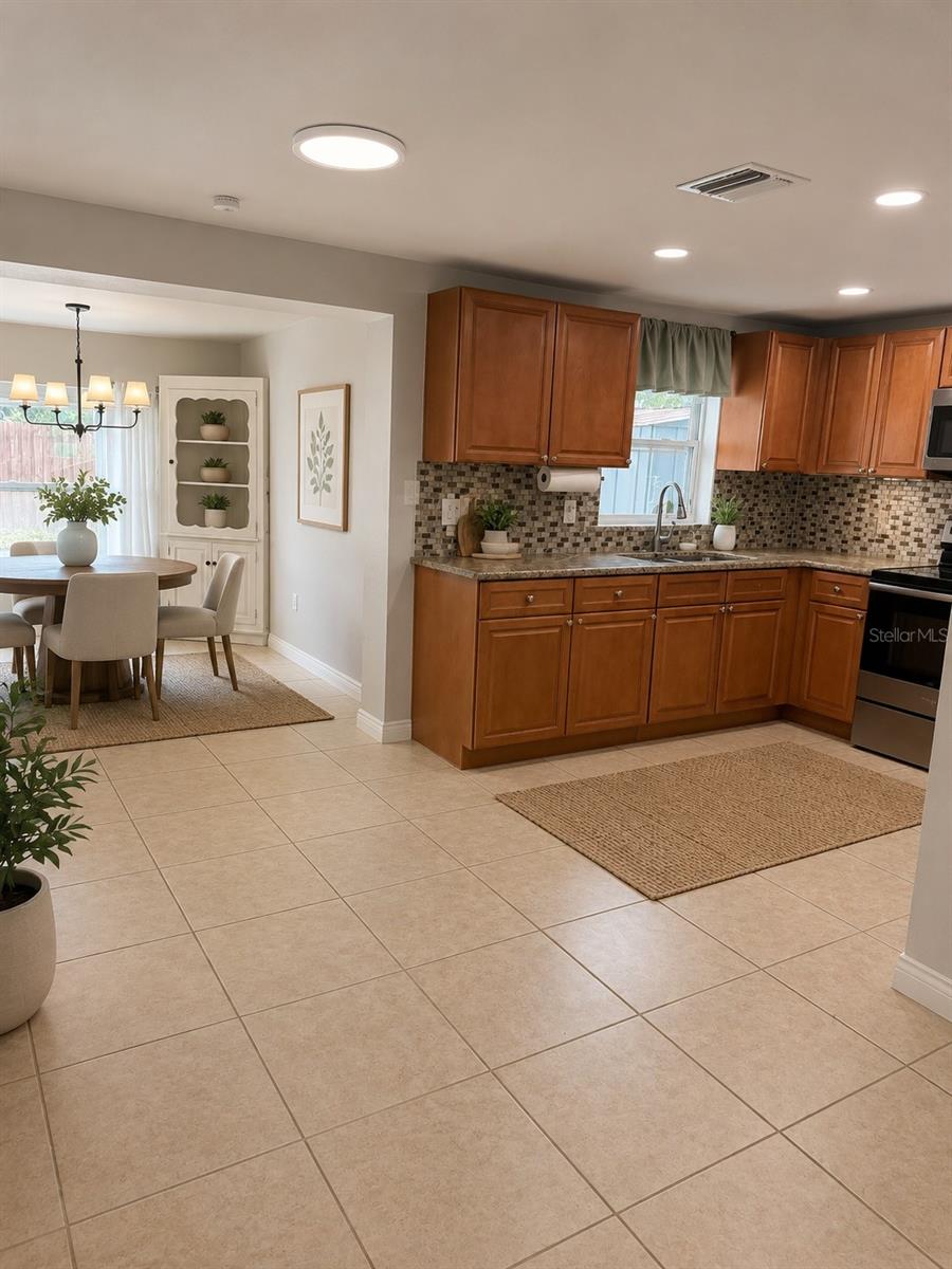 7325 IVANHOE DR — photo 13