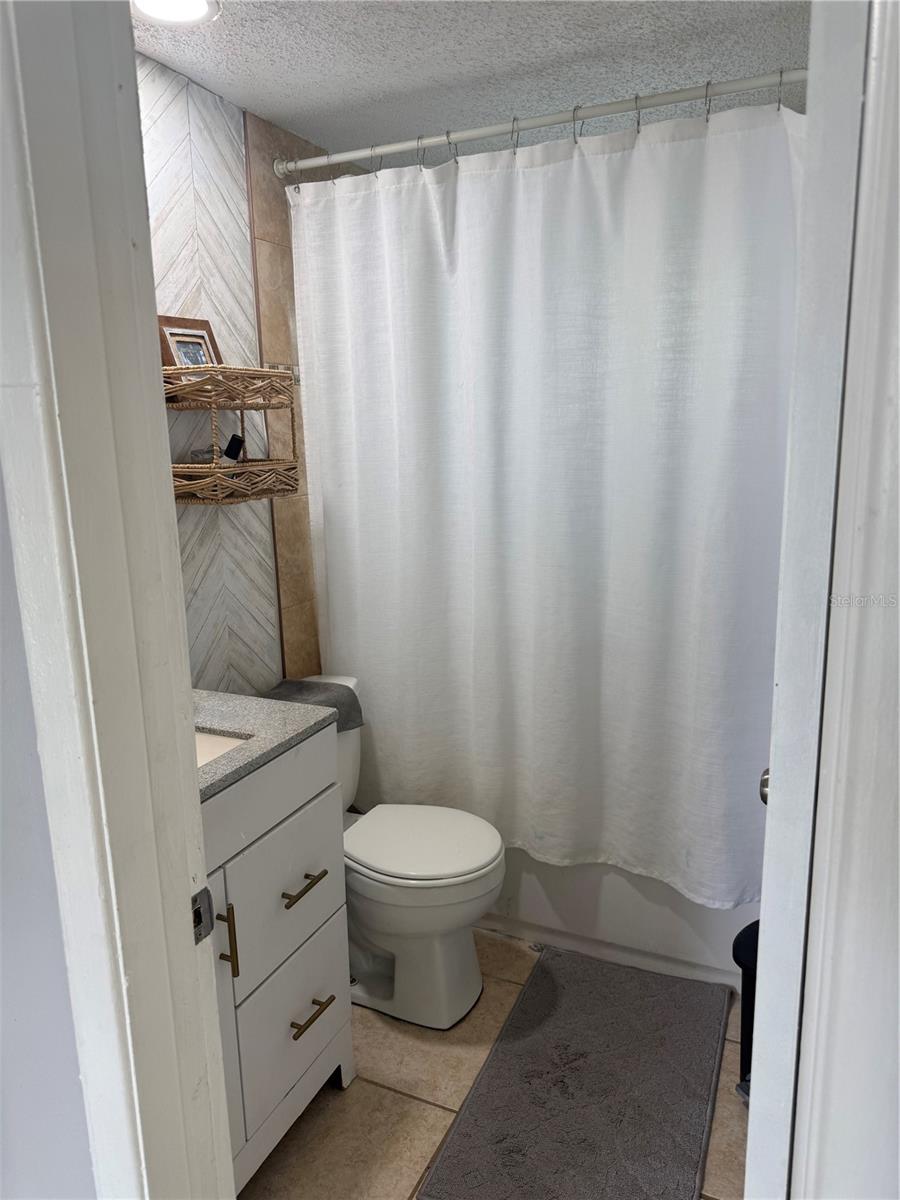 7325 IVANHOE DR — photo 10