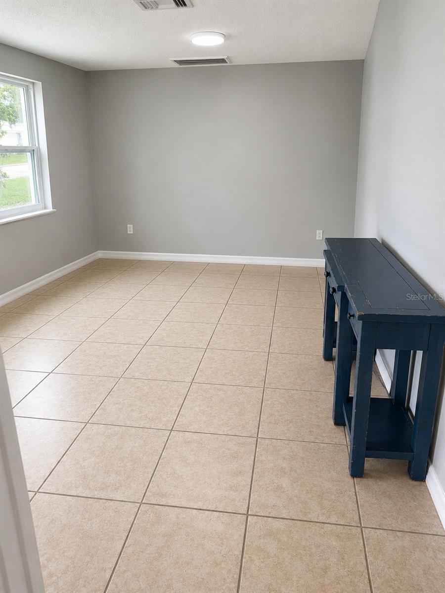 7325 IVANHOE DR — photo 2