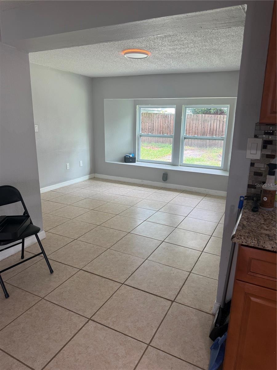 7325 IVANHOE DR — photo 8