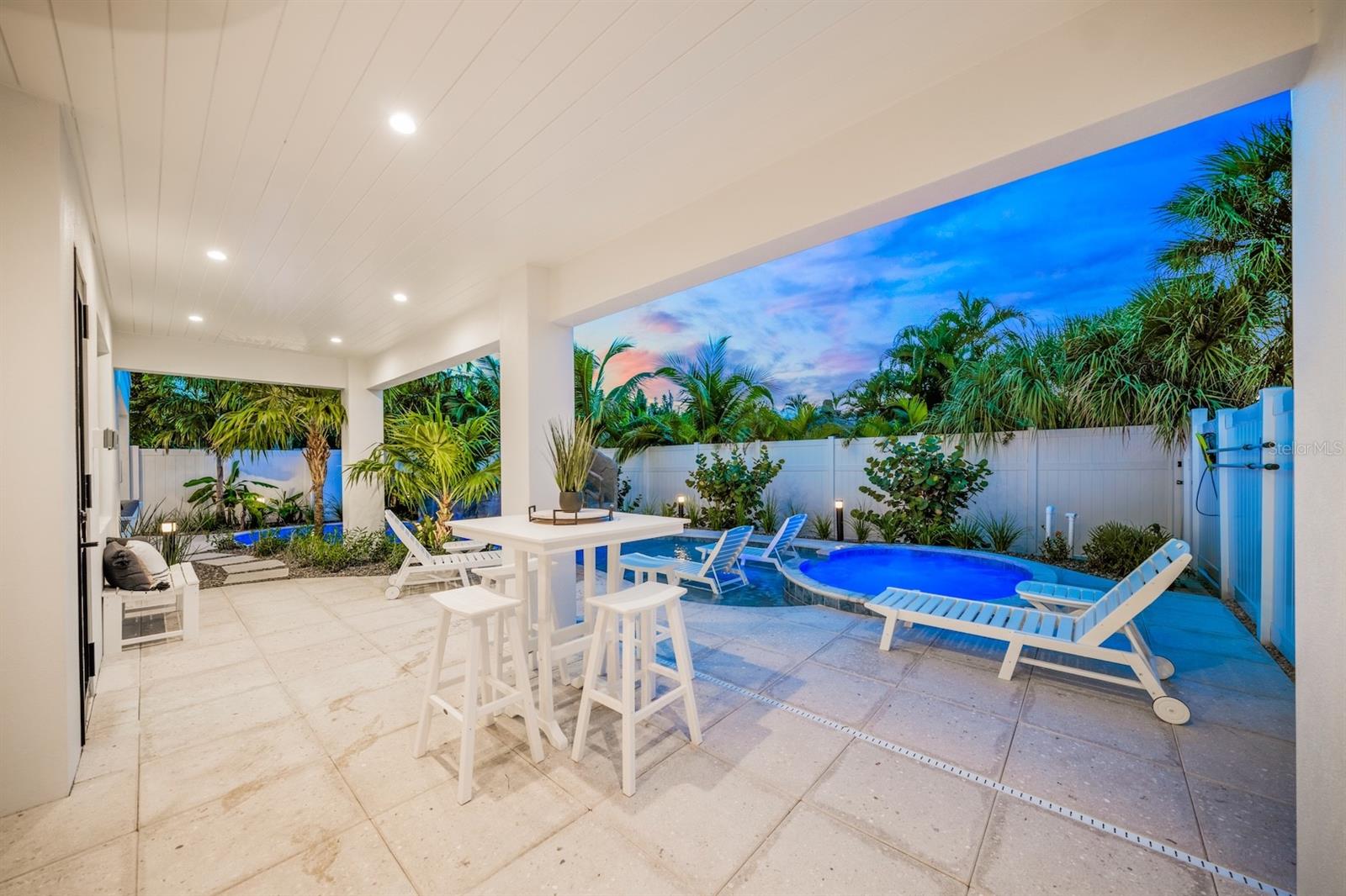 Home in SARASOTA — photo 11