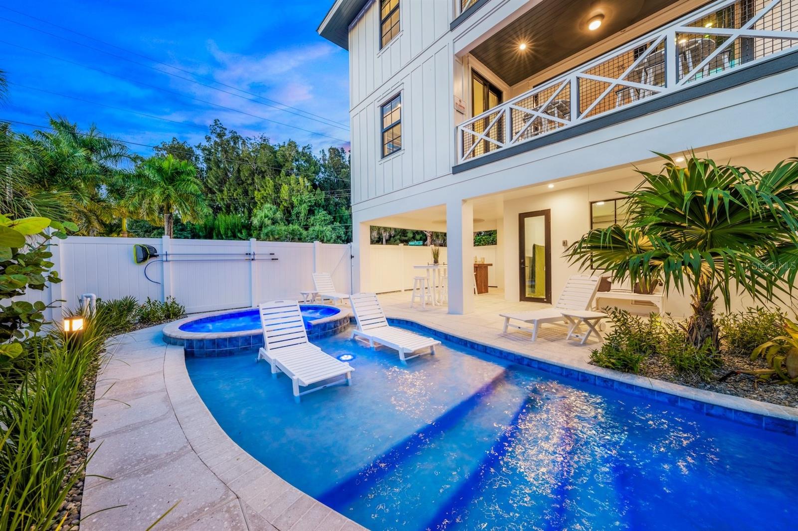 Home in SARASOTA — photo 8