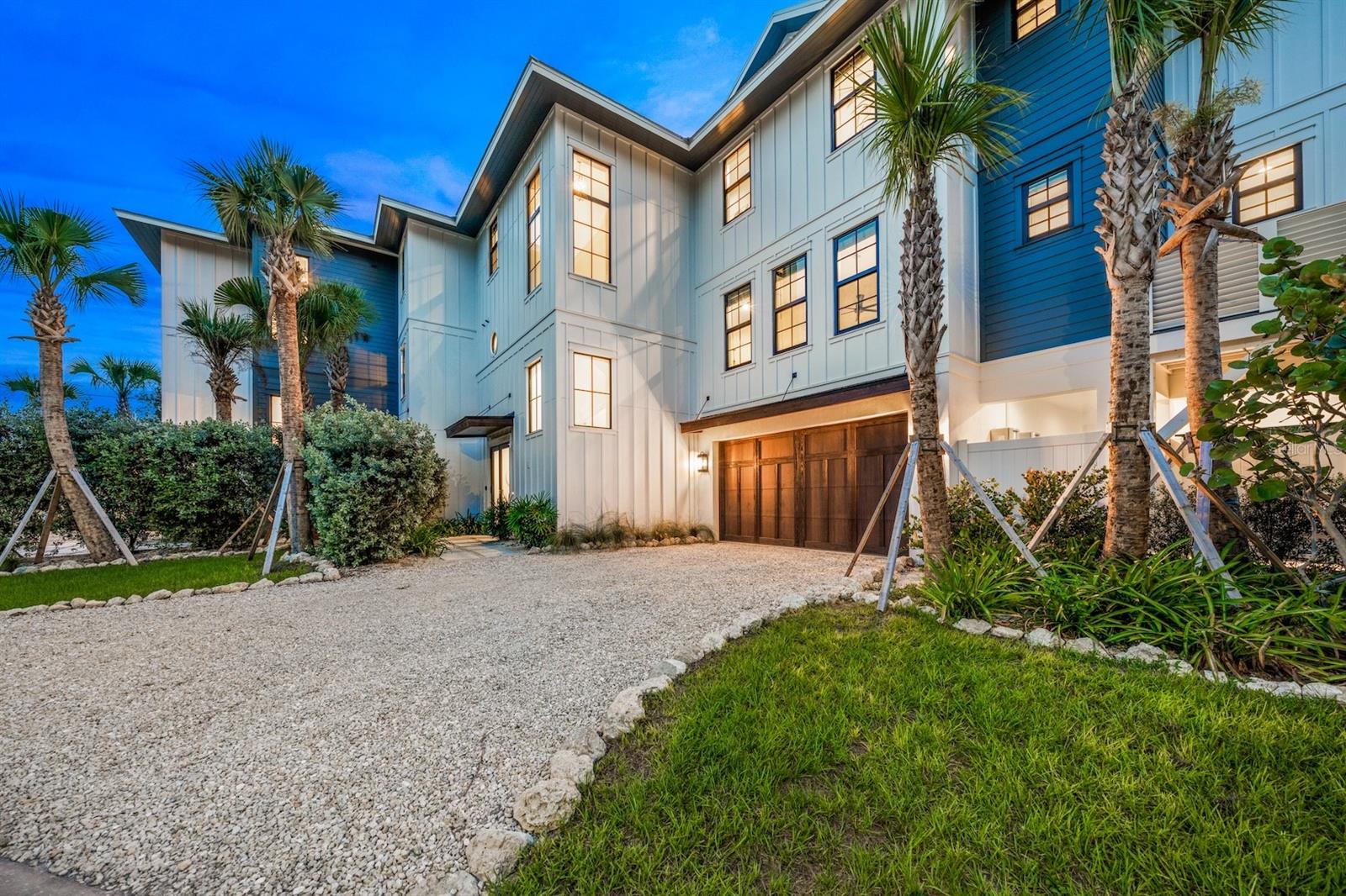 Home in SARASOTA — photo 2