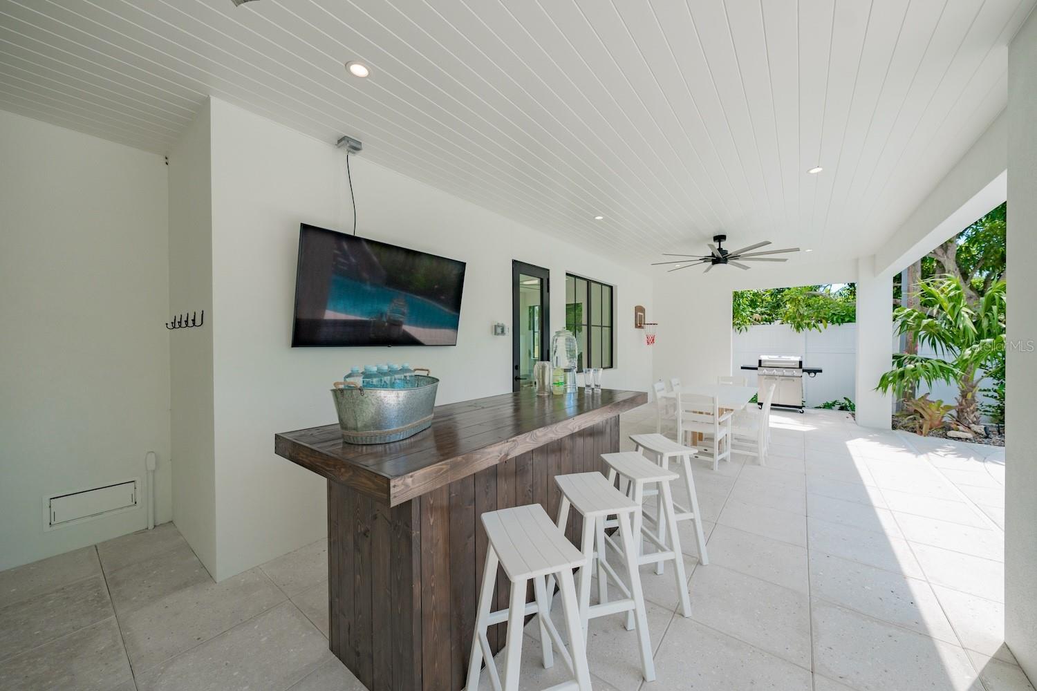6910 MIDNIGHT PASS RD #B — photo 7