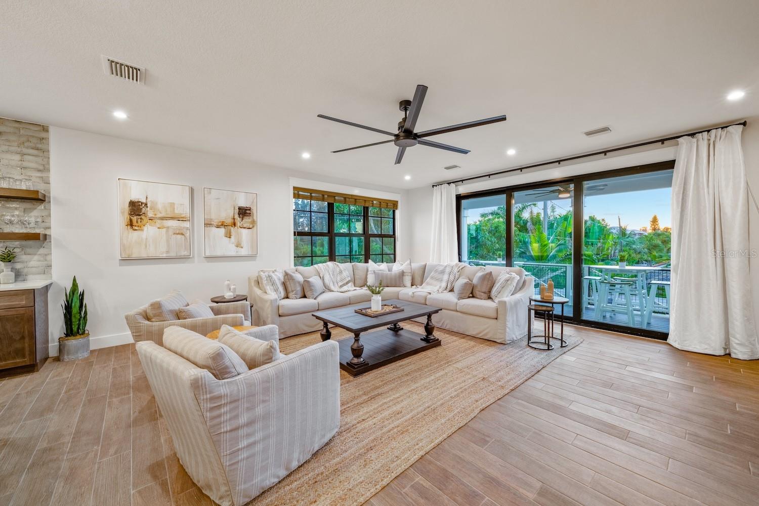 6910 MIDNIGHT PASS RD #B — photo 15
